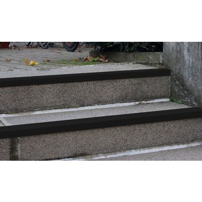 Antirutschwinkel aus GFK - T 70 - B 800 mm - Abkantung 30 mm - Schwarz